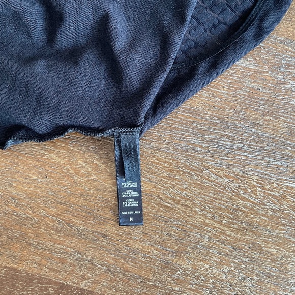 EUC SKIMS Black stretch logo tank top SZ M - Picture 4 of 5